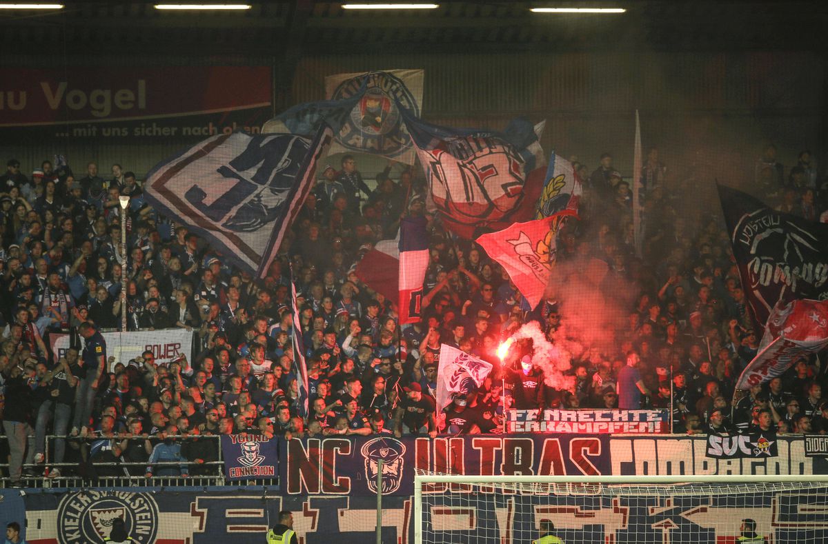Kiel a promovat în Bundesliga. Suporterii au declanșat fiesta