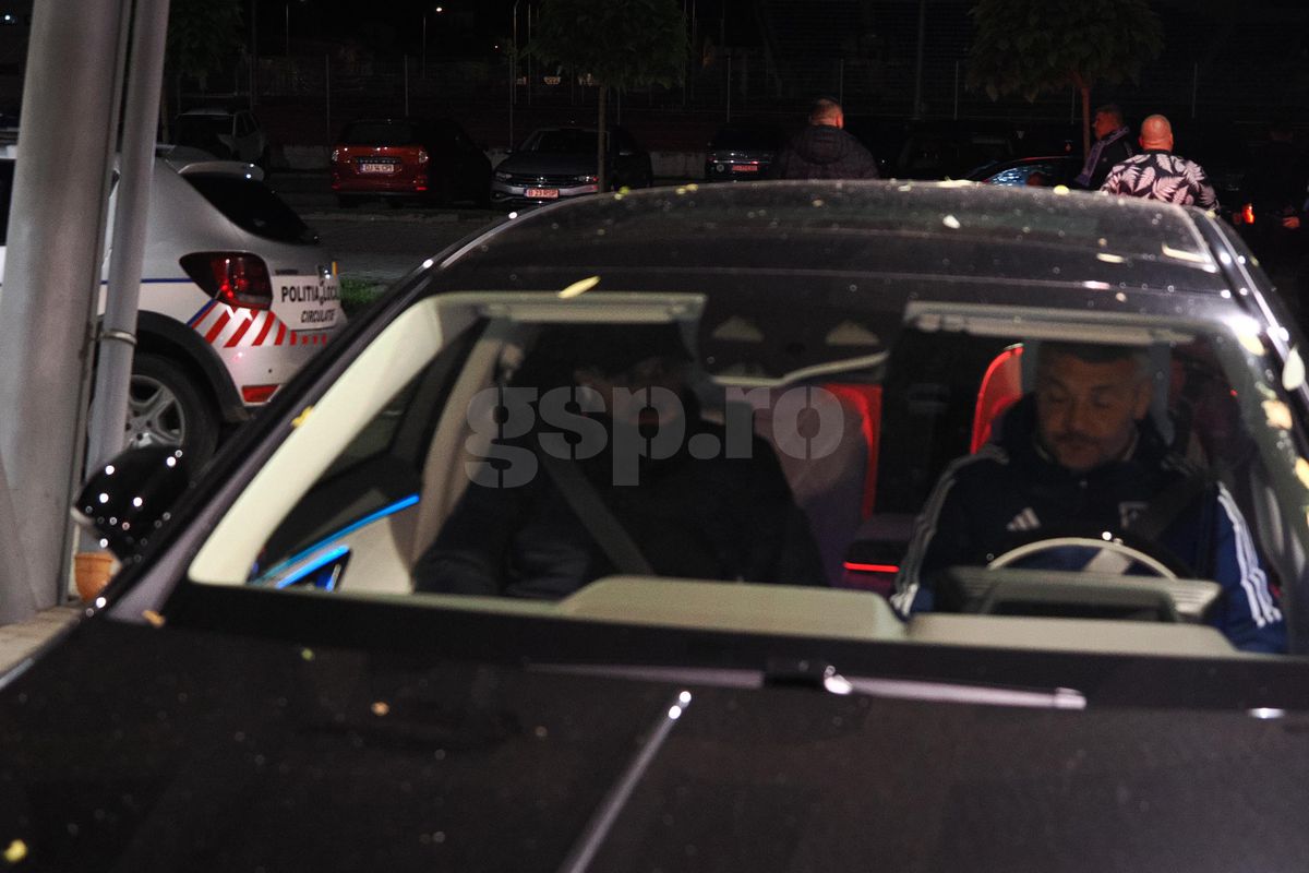 „Eu sunt vinovatul” » Adrian Mititelu, după ce FCU Craiova a retrogradat: „Așa nu se mai poate continua! În câteva zile anunțăm totul”