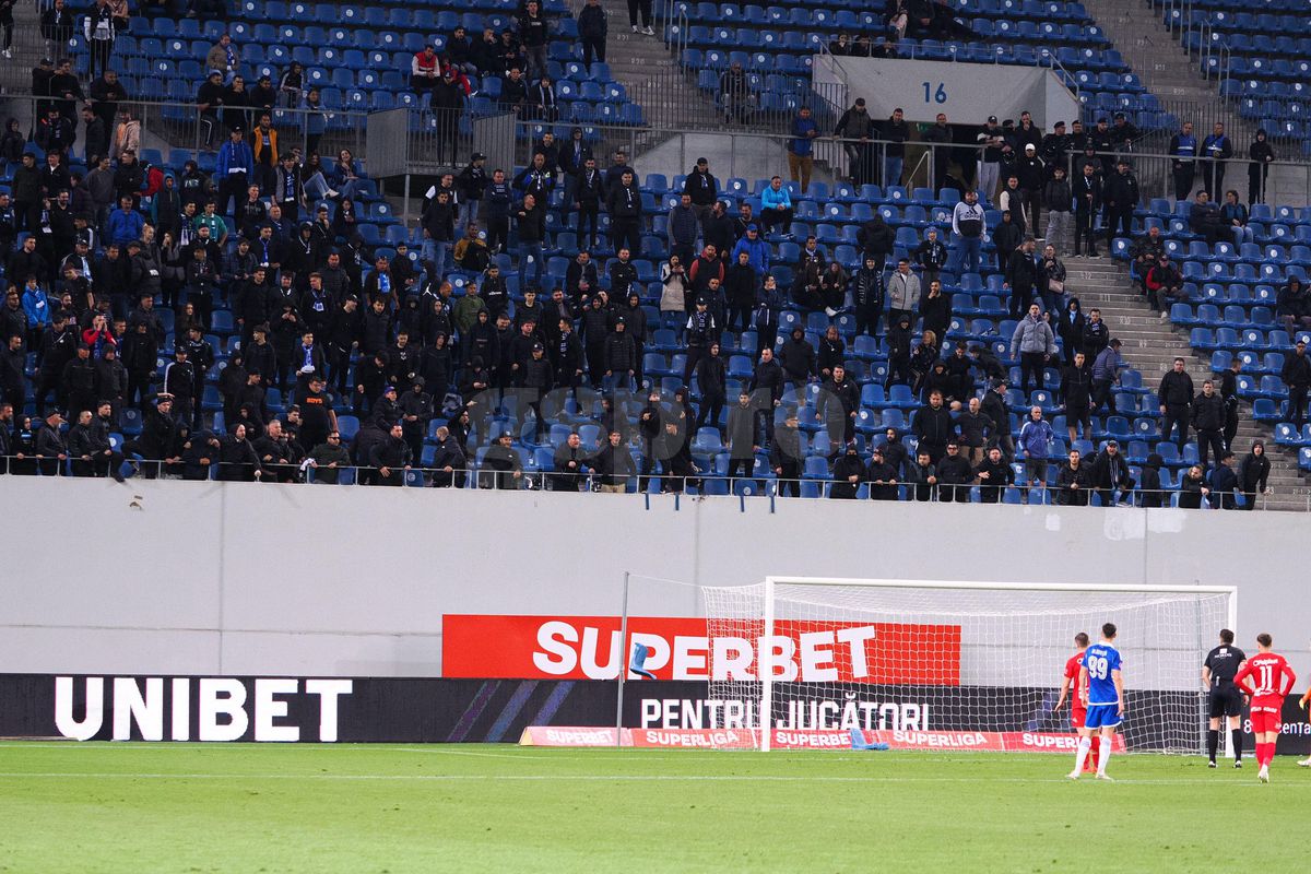 FCU Craiova - Hermannstadt. Scaune aruncate pe teren, meci întrerupt