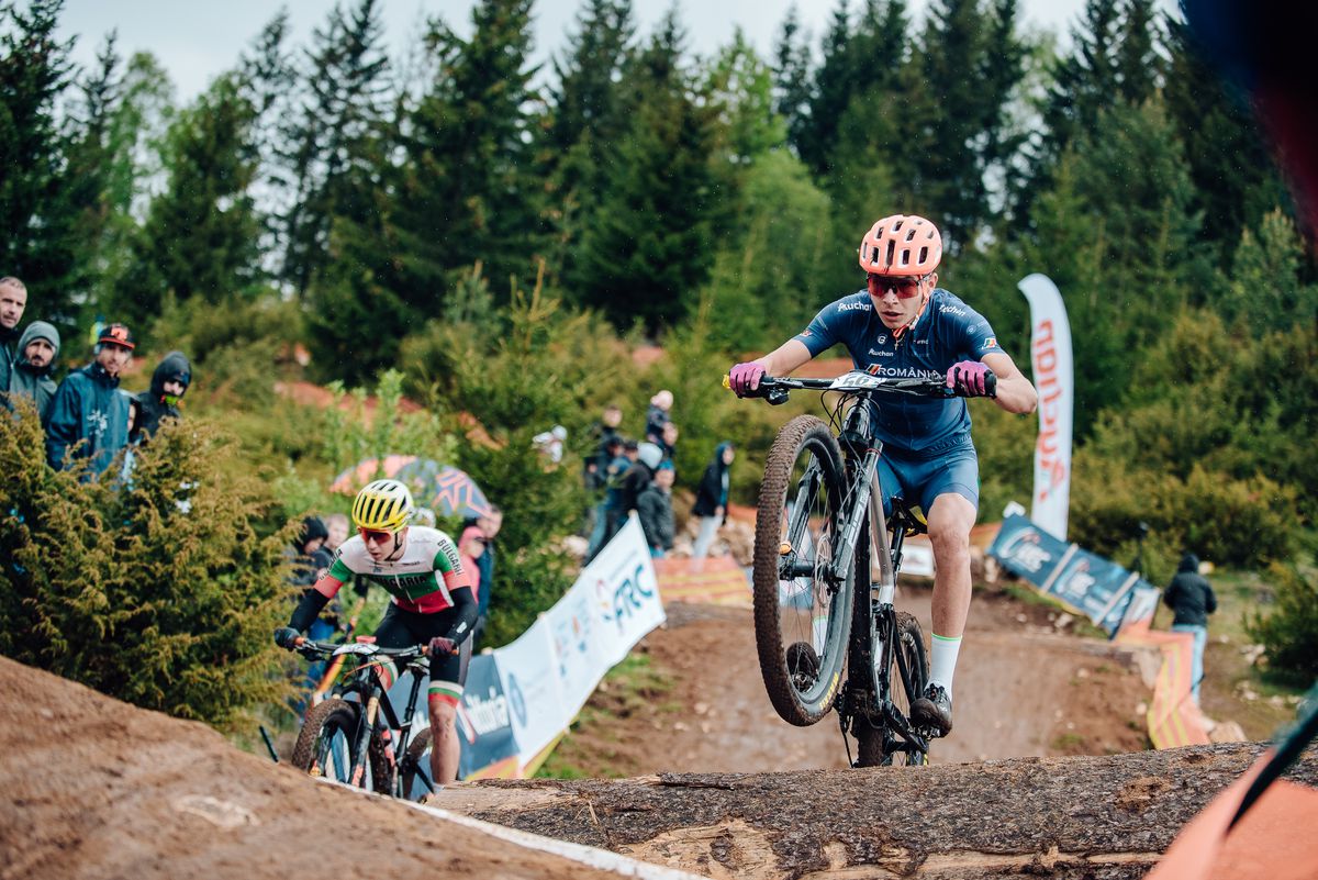 O junioare din Slovenia face senzație la Campionatele Europene de Mountain Bike