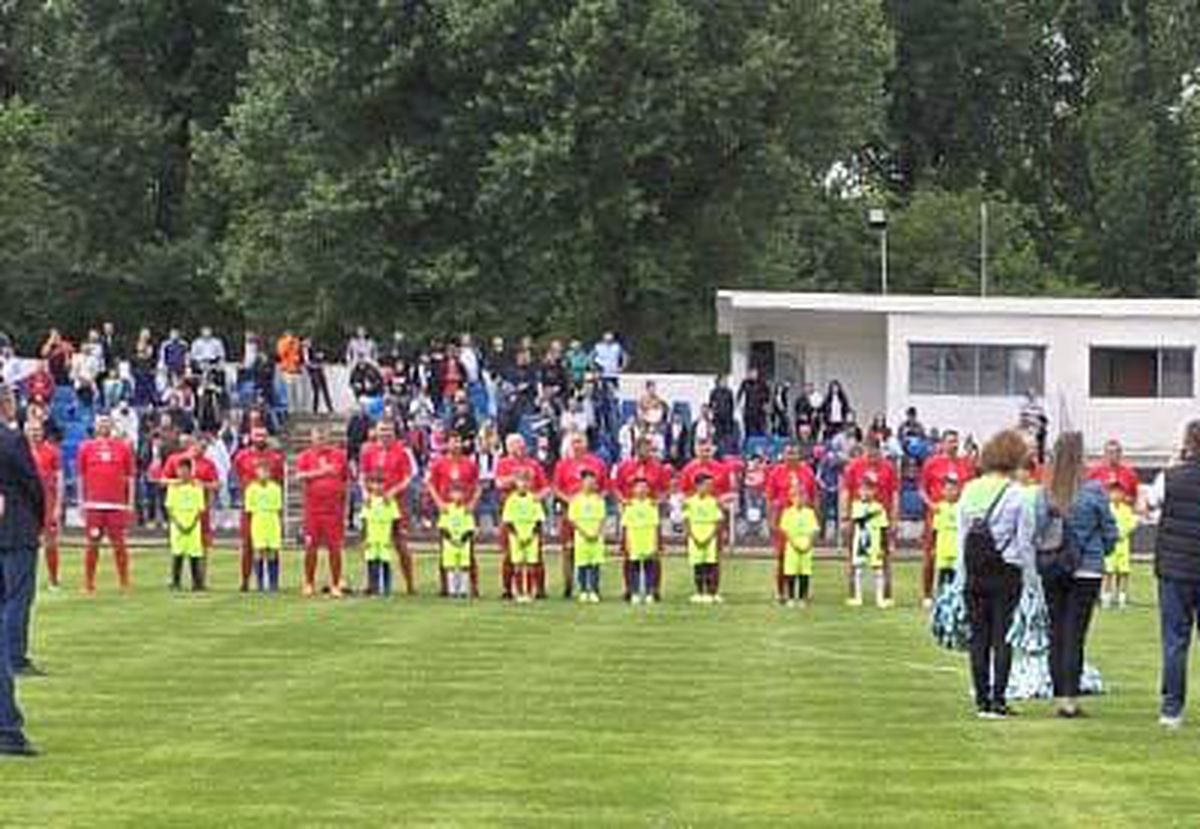 Stadion redenumit la Caracal, în memoria fostului președinte al Universității Craiova » Vedetele Științei și politicienii orașului au jucat un demonstrativ