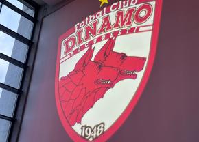 Gafă la Dinamo! Cu ce au putut să înlocuiască sigla Rapidului