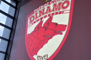 Gafă la Dinamo! Cu ce au putut să înlocuiască sigla Rapidului