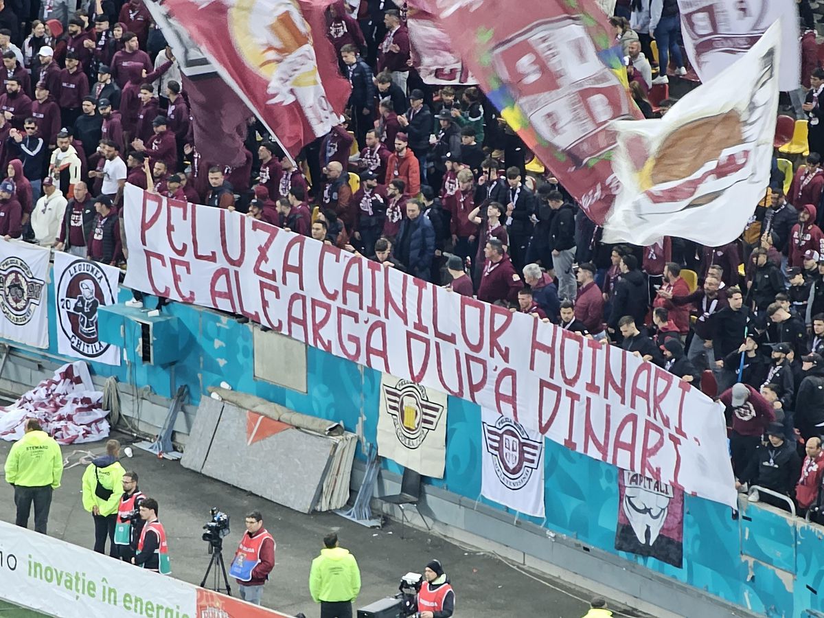 Toate mesajele galeriilor de la Dinamo - Rapid! Peluza Sud, în război cu șefii, ironia rapidiștilor