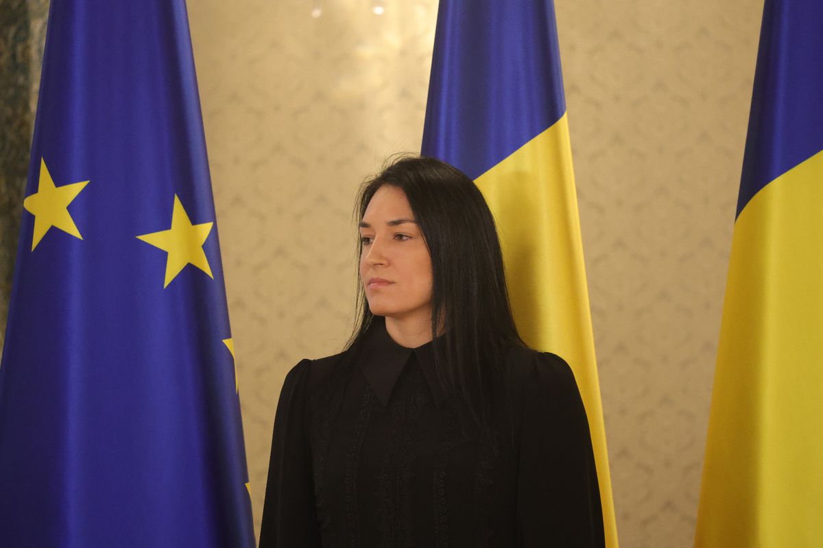 Cristina Neagu, decorată de Ilie Bolojan la Palatul Cotroceni