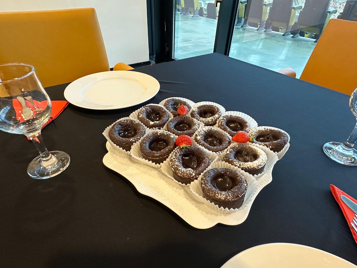 Meniul primit la VIP înainte de Dinamo - Rapid // foto: Ionuț Iordache (GSP)