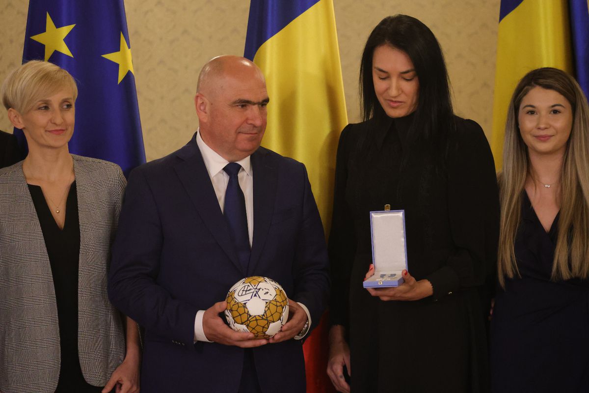 Cristina Neagu, decorată cu Ordinul Naţional „Serviciul Credincios” în grad de Cavaler