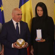 Cristina Neagu a fost decorată de Ilie Bolojan, la Palatul Cotroceni. Foto: Ionuț Iordache (GSP.RO)