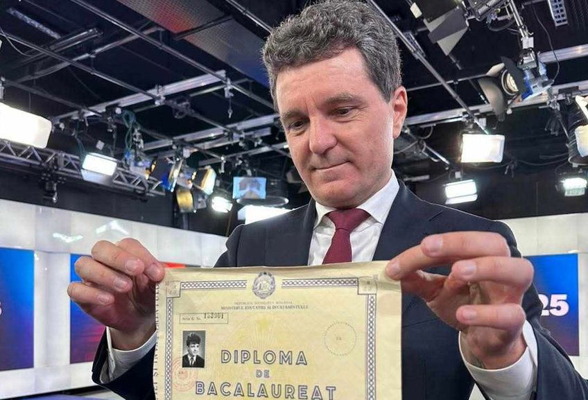 Nicușor Dan și-a prezentat diploma de BAC