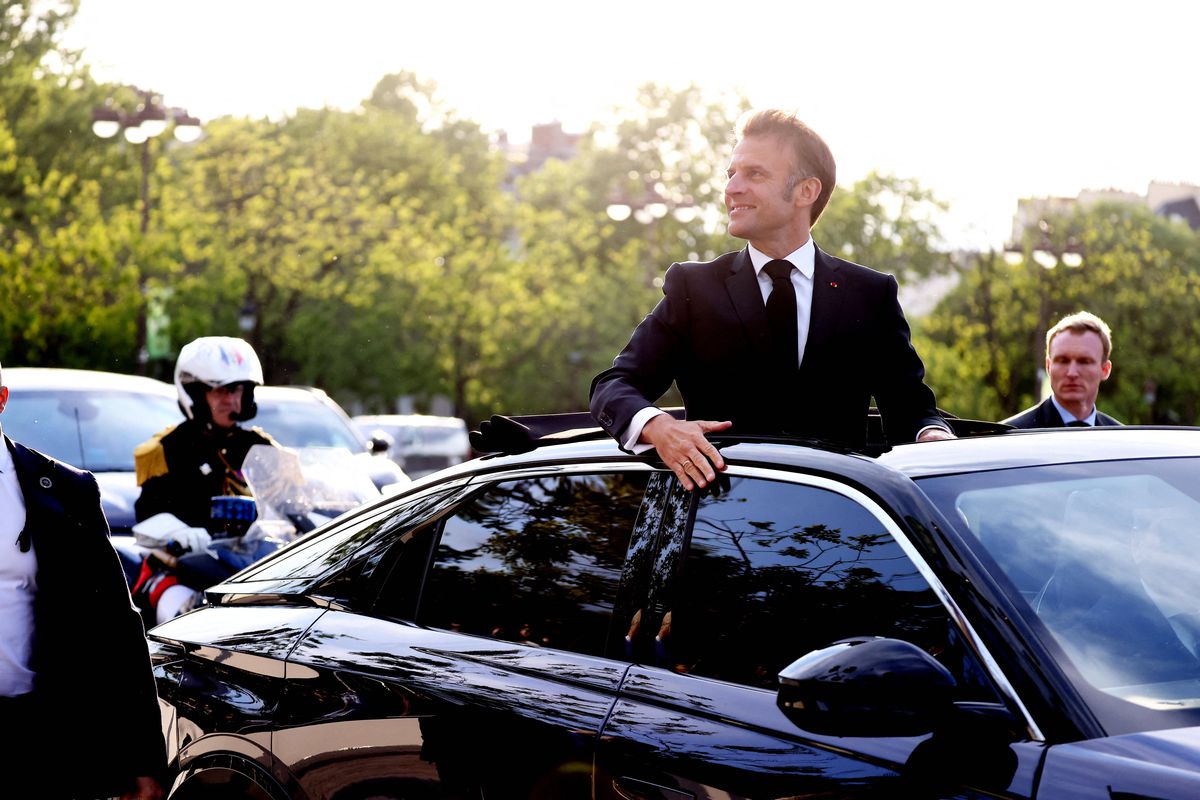 Președintele Franței va avea o mașină unică în lume! Imagini senzaționale cu SUV-ul electric