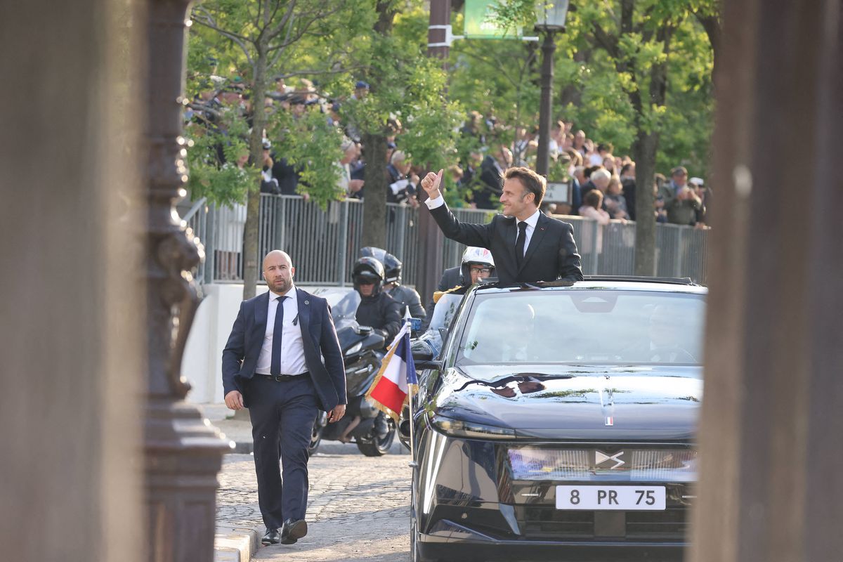 Cum arată mașina de care se va folosi Emmanuel Macron