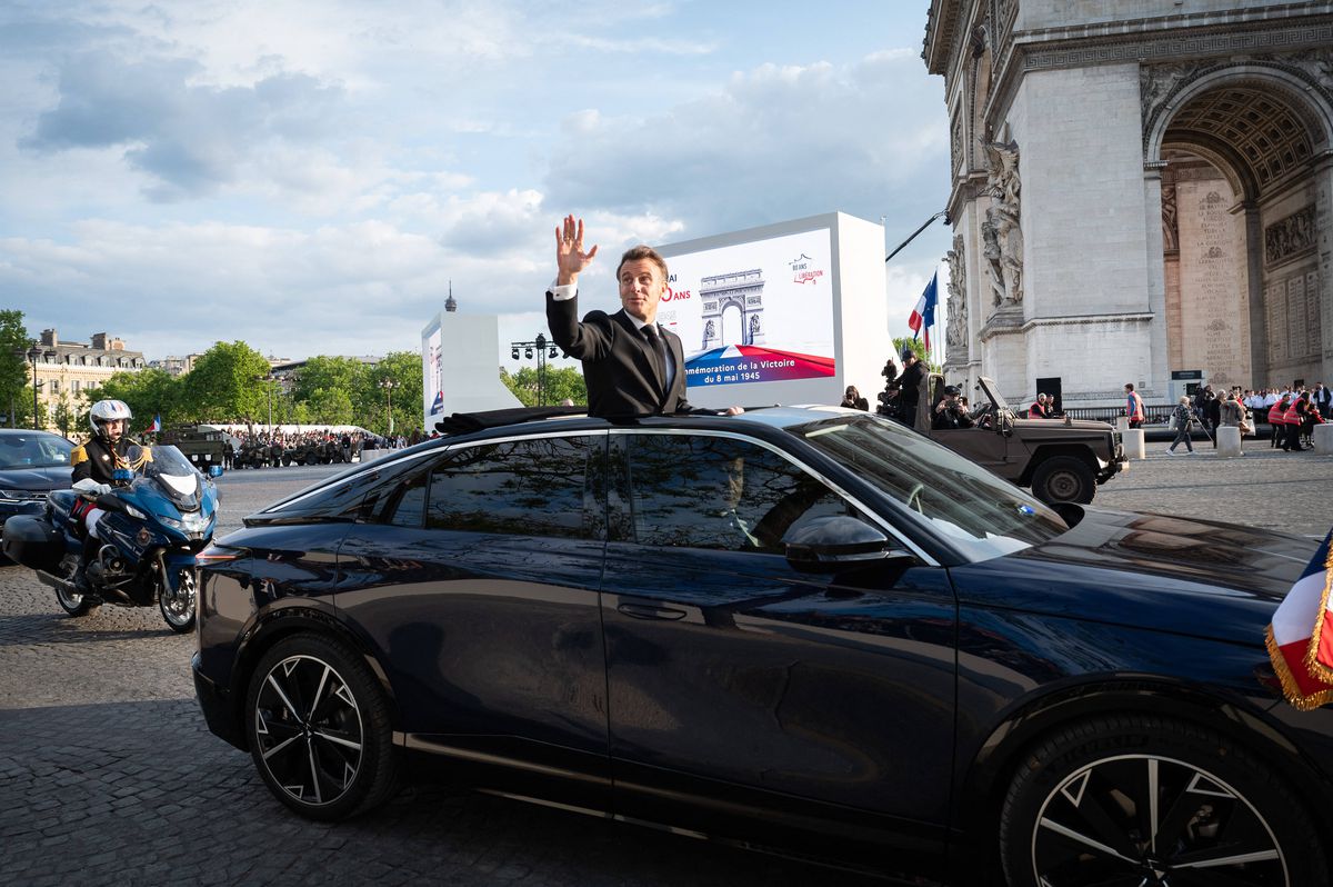 Președintele Franței va avea o mașină unică în lume! Imagini senzaționale cu SUV-ul electric