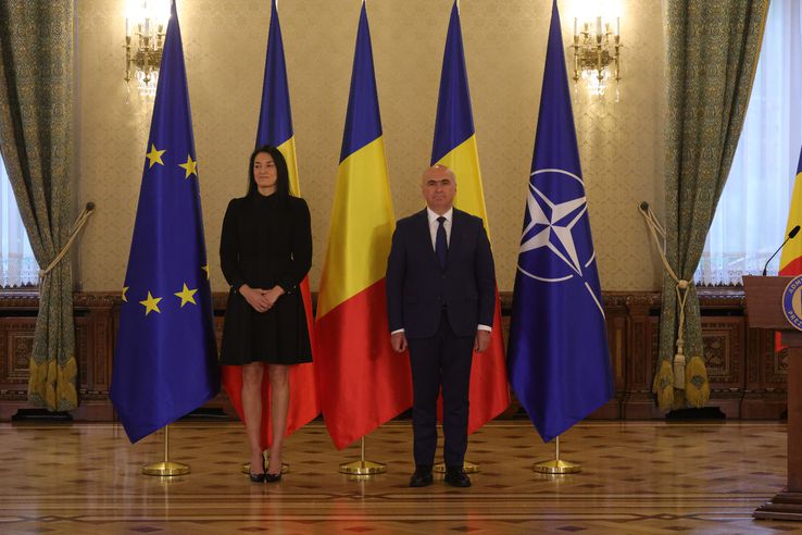 Cristina Neagu a fost decorată de Ilie Bolojan, la Palatul Cotroceni. Foto: Ionuț Iordache (GSP.RO)
