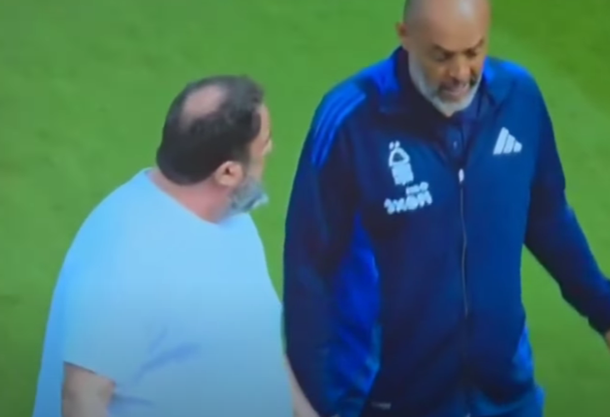 Incalificabil! Patronul Evangelos Marinakis a dat buzna pe teren și a înfruntat antrenorul revelației din Premier League