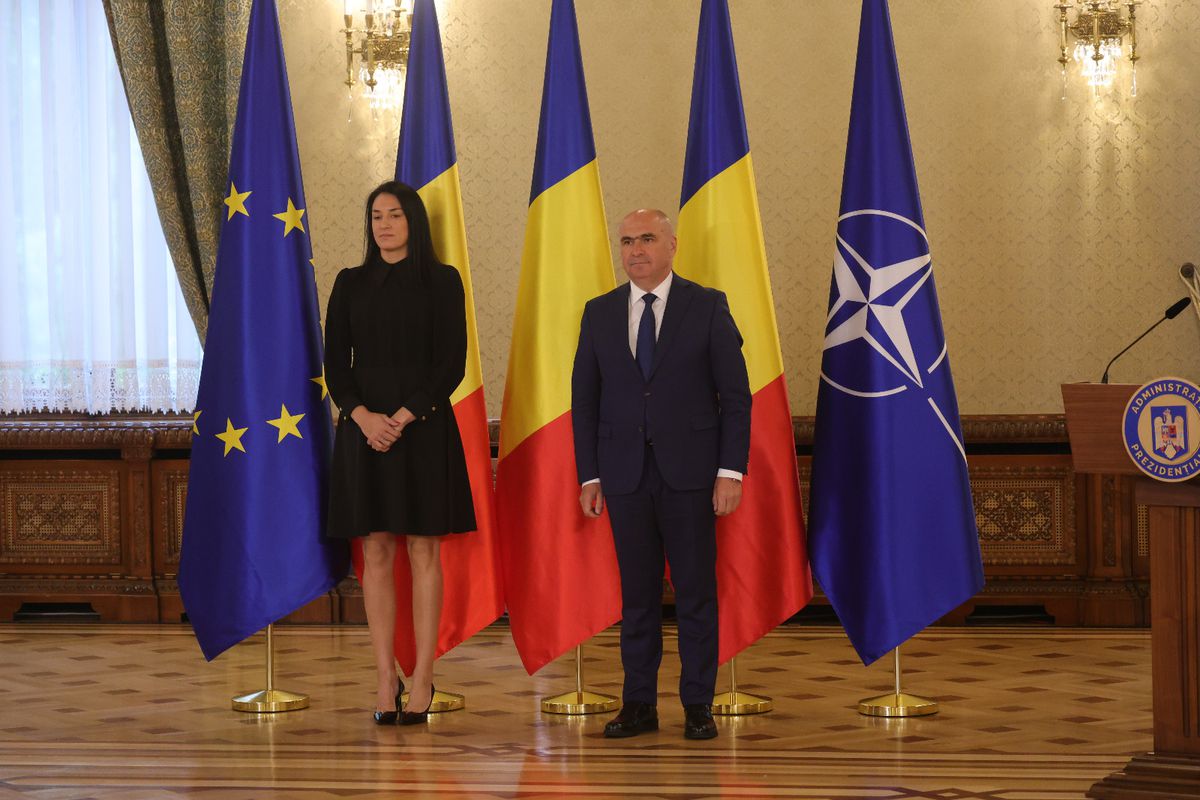 Cristina Neagu, decorată de Ilie Bolojan la Palatul Cotroceni