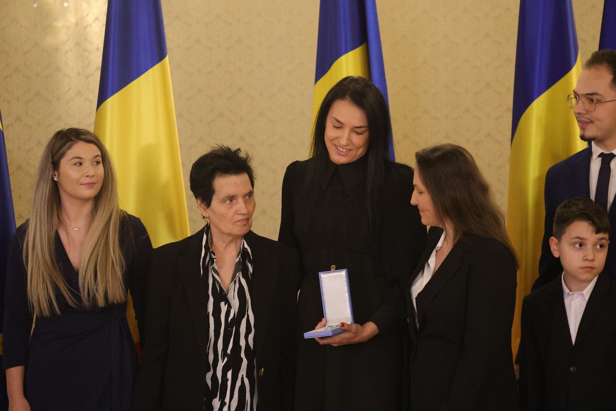 Cristina Neagu, decorată cu Ordinul Naţional „Serviciul Credincios” în grad de Cavaler