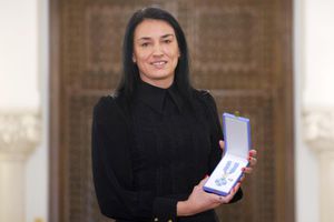 Cristina Neagu, decorată de Președintele interimar Ilie Bolojan la Palatul Cotroceni: „O zi memorabilă, o recunoaștere a muncii mele și a valorilor în care cred”
