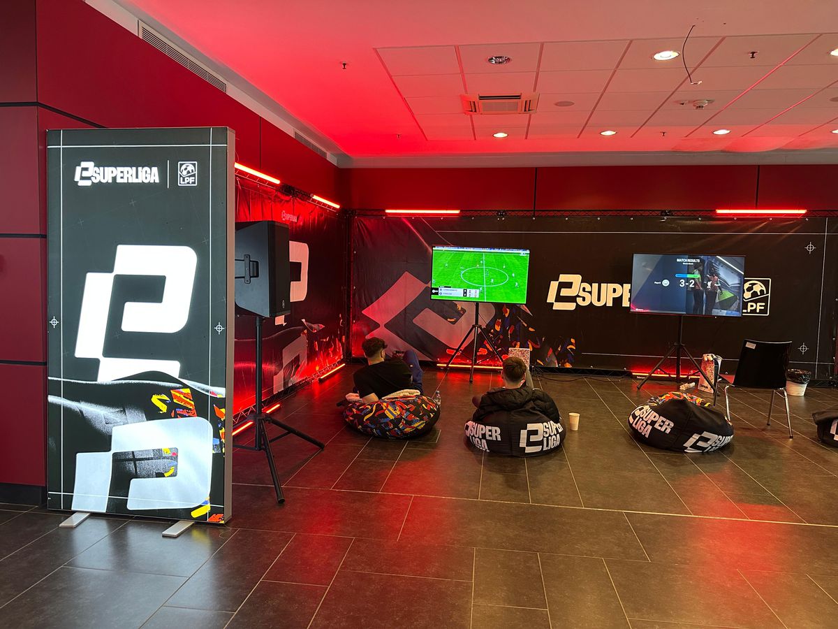 Meniul primit la VIP înainte de Dinamo - Rapid // foto: Ionuț Iordache (GSP)