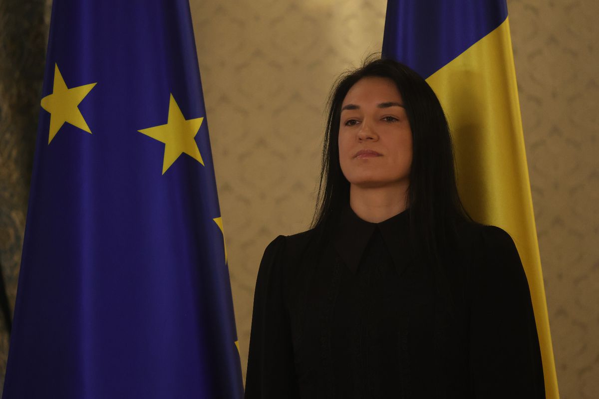 Cristina Neagu, decorată de Ilie Bolojan la Palatul Cotroceni
