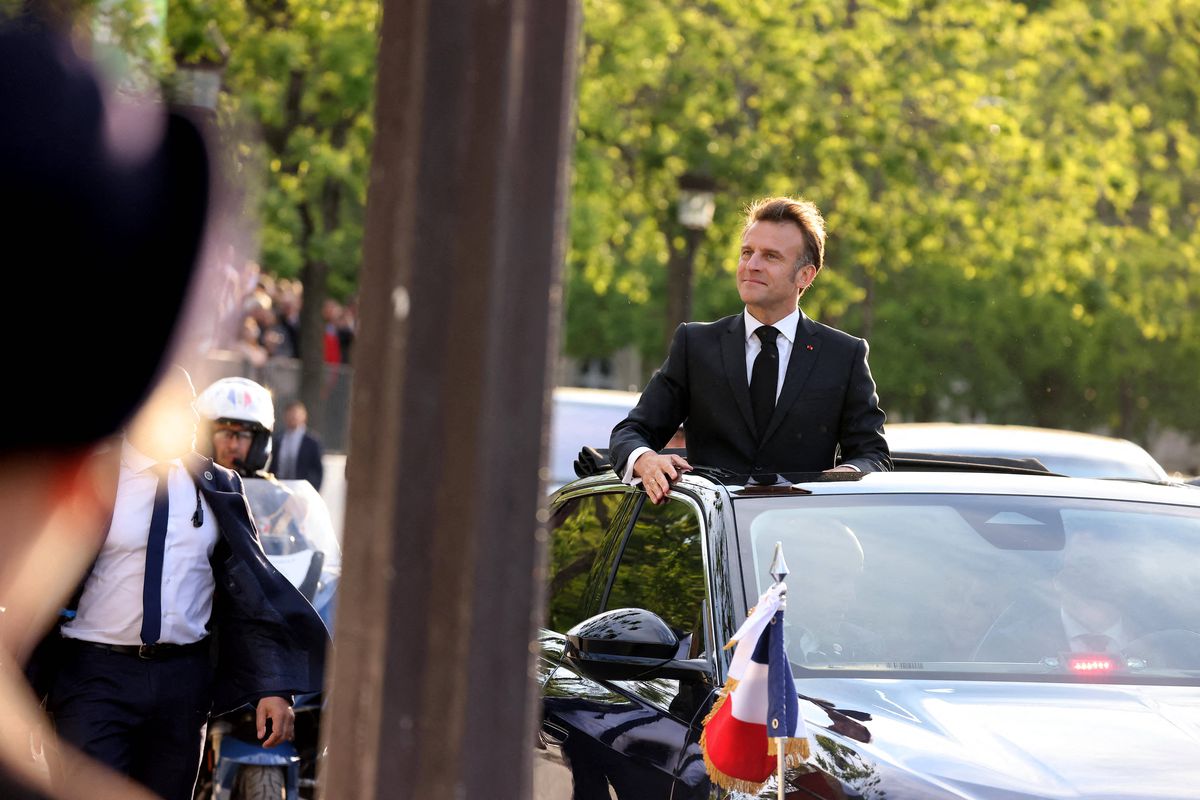 Cum arată mașina de care se va folosi Emmanuel Macron