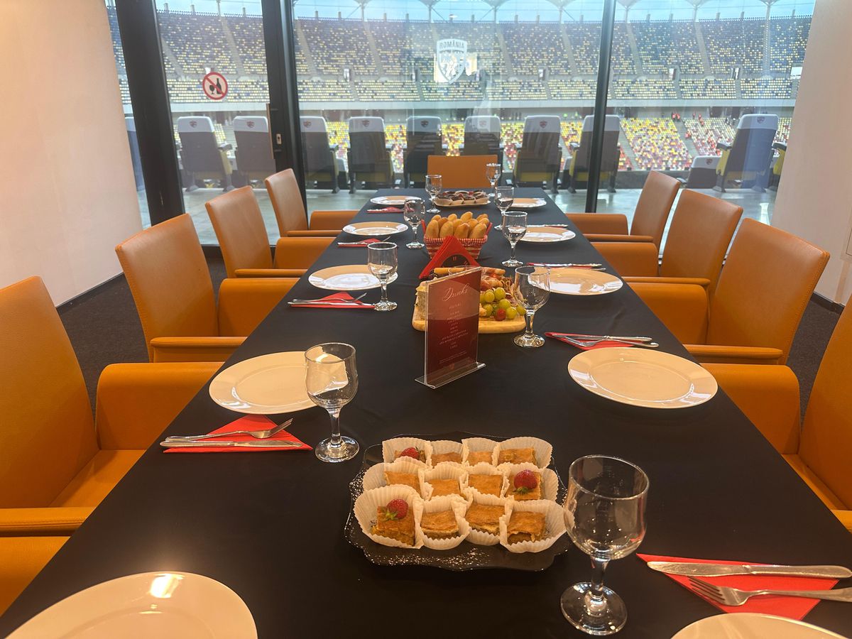 Meniul primit la VIP înainte de Dinamo - Rapid // foto: Ionuț Iordache (GSP)