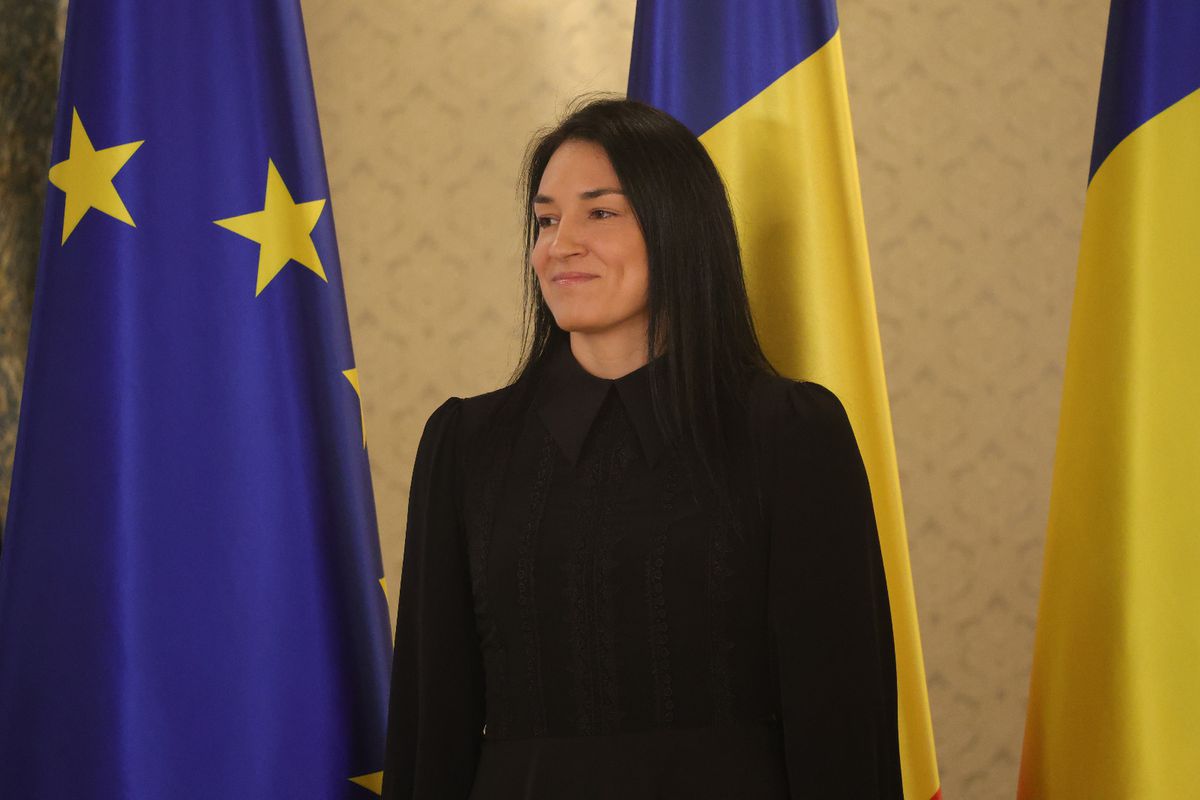Cristina Neagu, decorată de Ilie Bolojan la Palatul Cotroceni