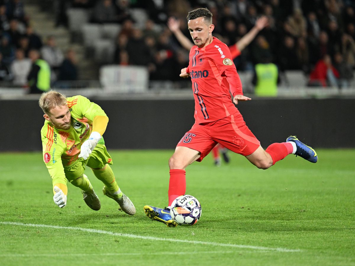 Nu s-a văzut la TV » Gestul campionilor de la FCSB chiar pe Cluj Arena, înainte de start + Ce s-a auzit în peluză