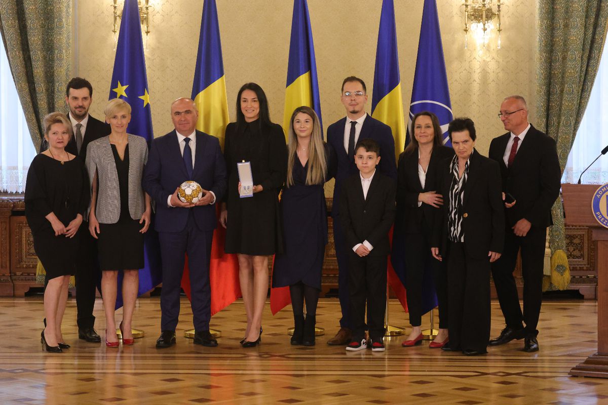 Cristina Neagu, decorată cu Ordinul Naţional „Serviciul Credincios” în grad de Cavaler