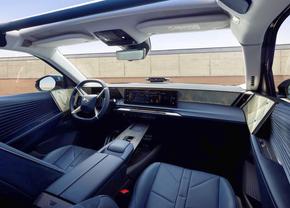 Prima mașină electrică din istoria Administrației Prezidențiale » Imagini geniale cu SUV-ul de lux, care integrează ChatGPT în funcțiile de asistență vocală