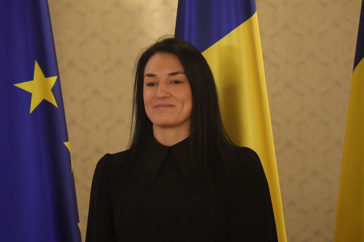 Cristina Neagu, decorată de Ilie Bolojan la Palatul Cotroceni