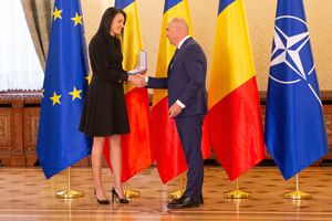 Cristina Neagu, decorată de Președintele interimar Ilie Bolojan la Palatul Cotroceni