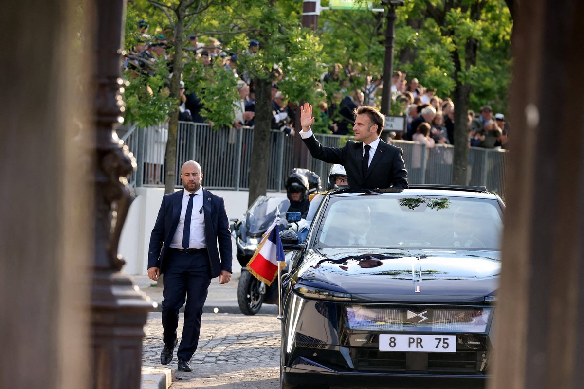 Președintele Franței va avea o mașină unică în lume! Imagini senzaționale cu SUV-ul electric