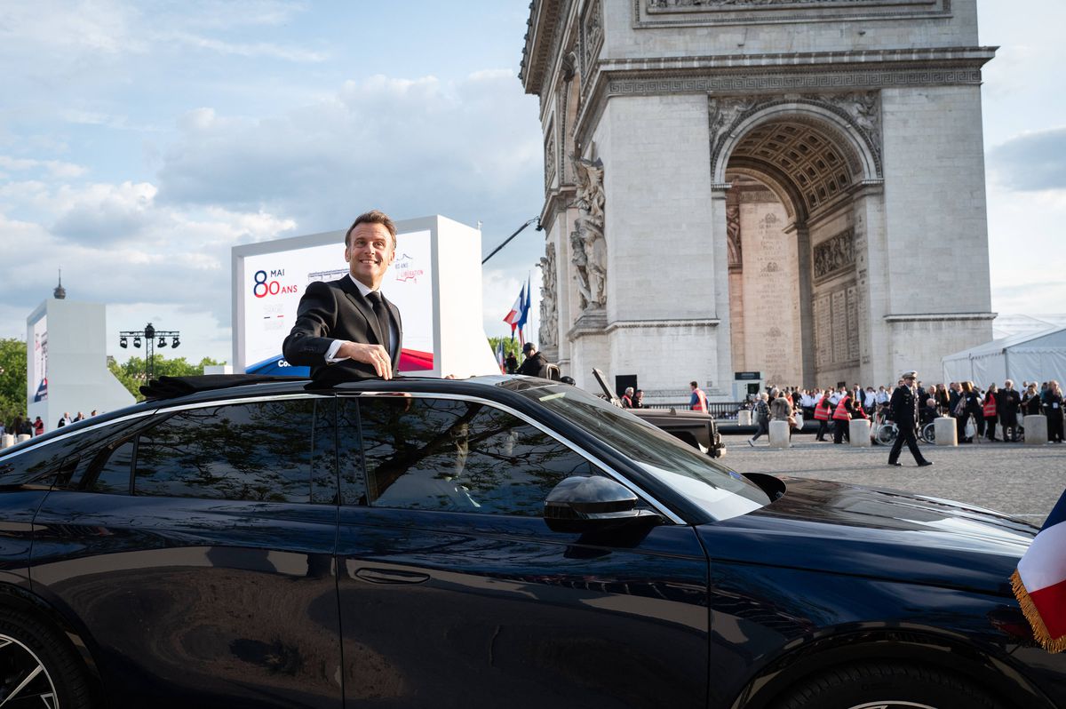 Cum arată mașina de care se va folosi Emmanuel Macron