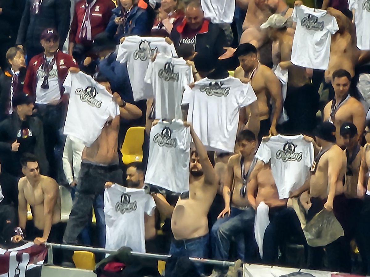 Mesajele galeriilor la Dinamo - Rapid