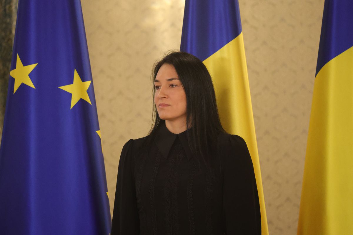 Cristina Neagu, decorată de Ilie Bolojan la Palatul Cotroceni