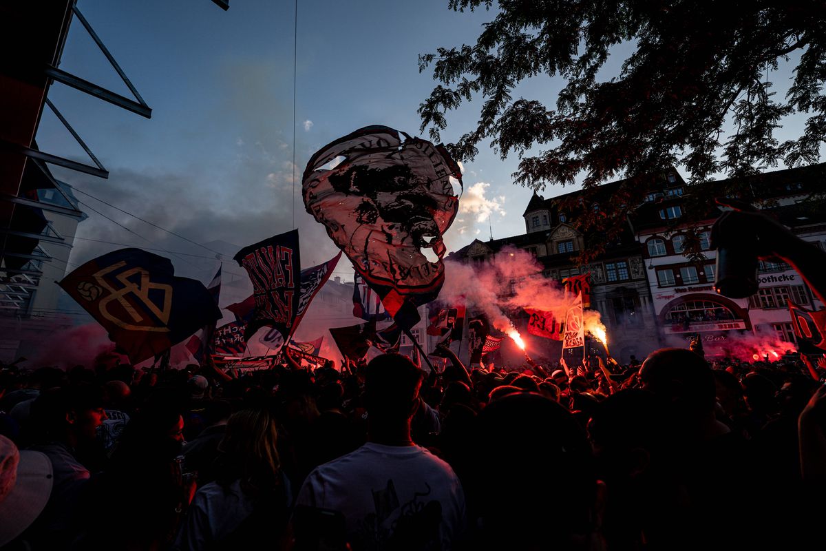 Imagini tari! Au sărbătorit primul titlu după 8 ani, cu fostul golgheter din Superliga printre staruri