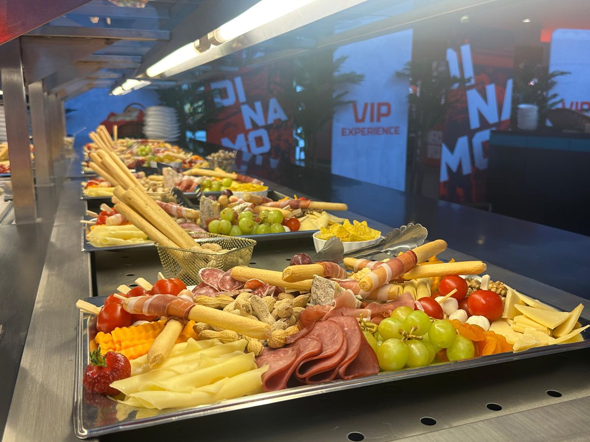 Ce meniu au primit fanii care au plătit 390 lei la Dinamo - Rapid: surpriza de la VIP