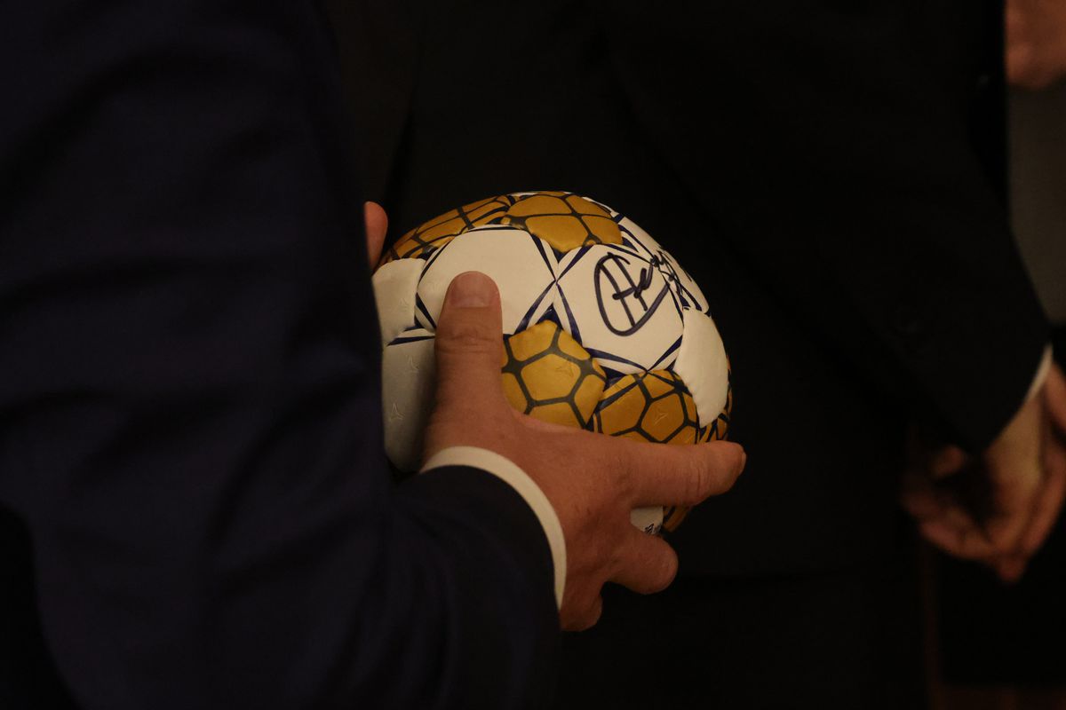 Cristina Neagu, decorată cu Ordinul Naţional „Serviciul Credincios” în grad de Cavaler