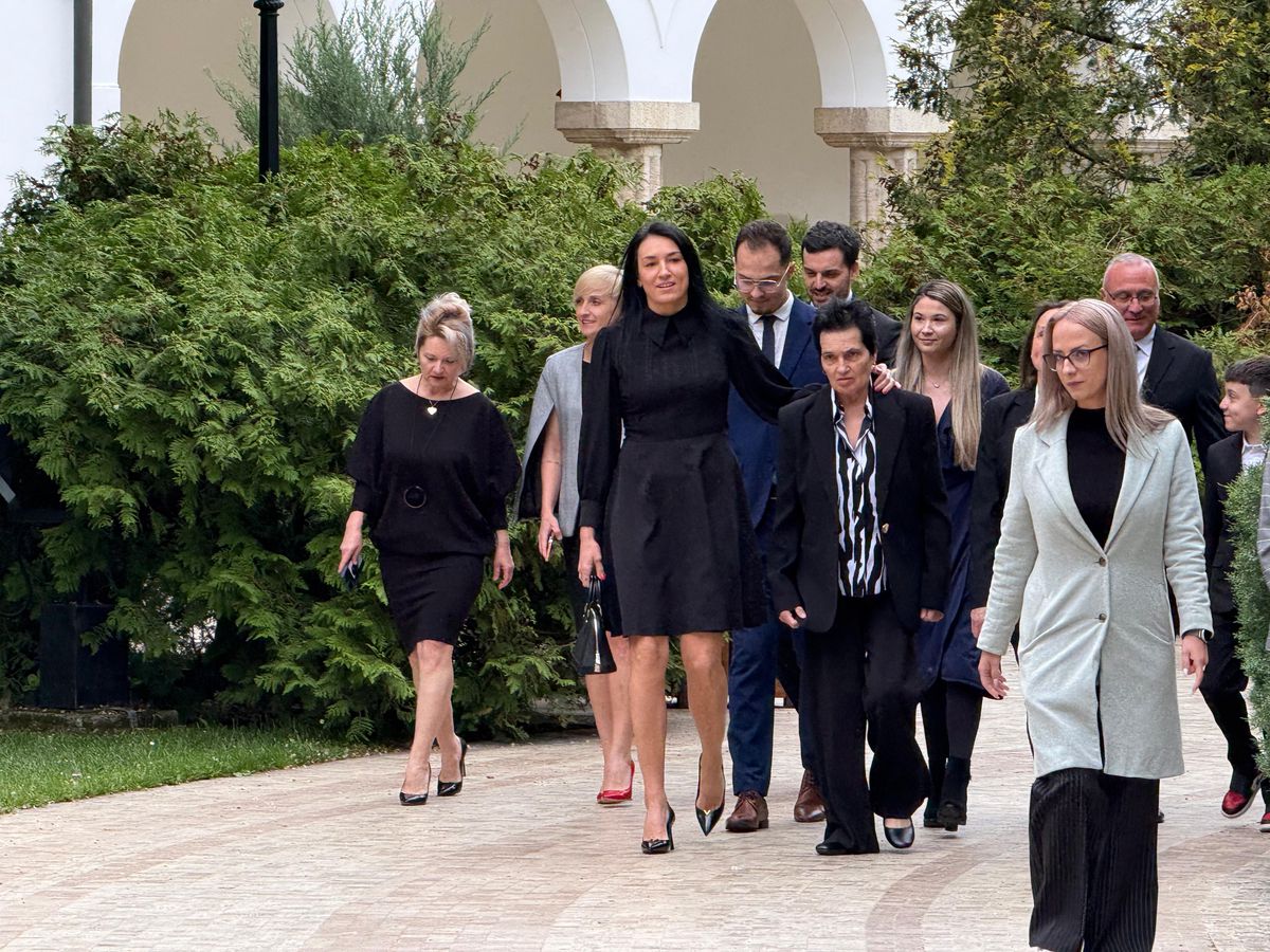 Cristina Neagu, decorată de Ilie Bolojan la Palatul Cotroceni