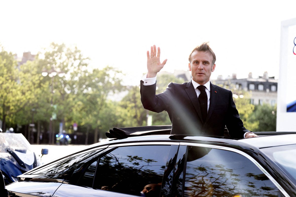 Cum arată mașina de care se va folosi Emmanuel Macron