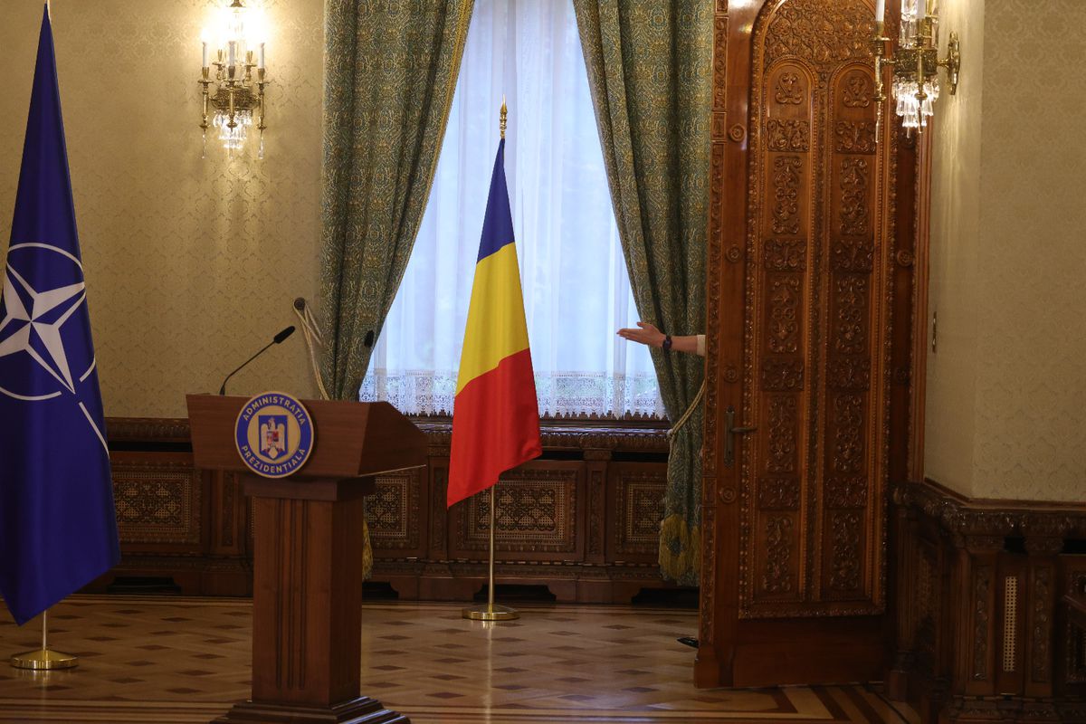 Cristina Neagu, decorată de Ilie Bolojan la Palatul Cotroceni