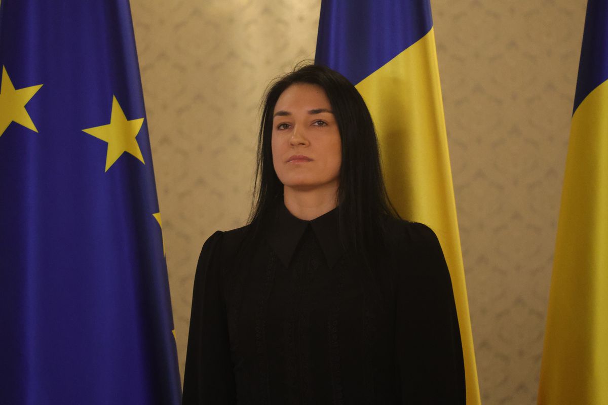 Cristina Neagu, decorată de Ilie Bolojan la Palatul Cotroceni