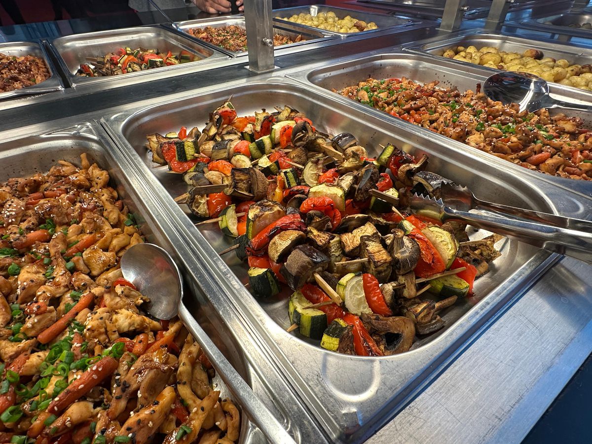 Ce meniu au primit fanii care au plătit 390 lei la Dinamo - Rapid: surpriza de la VIP