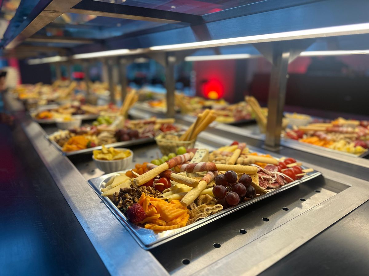 Ce meniu au primit fanii care au plătit 390 lei la Dinamo - Rapid: surpriza de la VIP