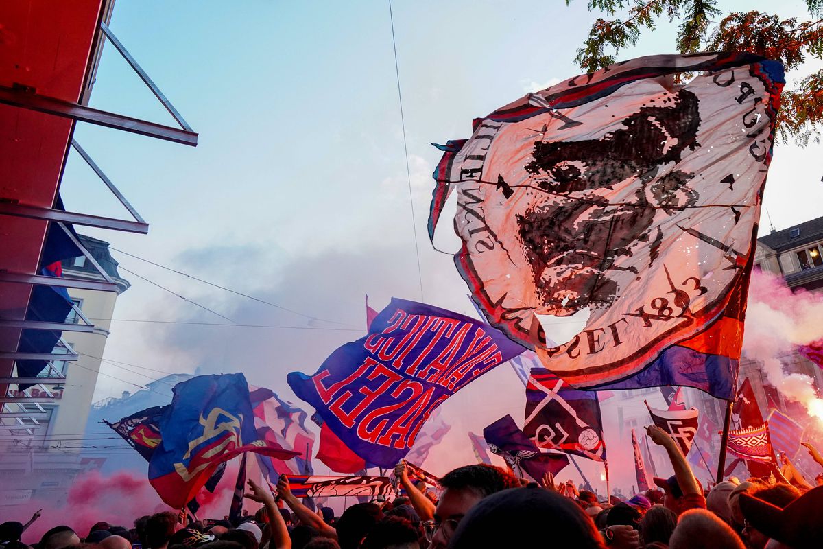 Imagini tari! Au sărbătorit primul titlu după 8 ani, cu fostul golgheter din Superliga printre staruri