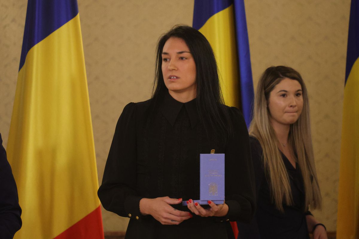 Cristina Neagu, decorată cu Ordinul Naţional „Serviciul Credincios” în grad de Cavaler