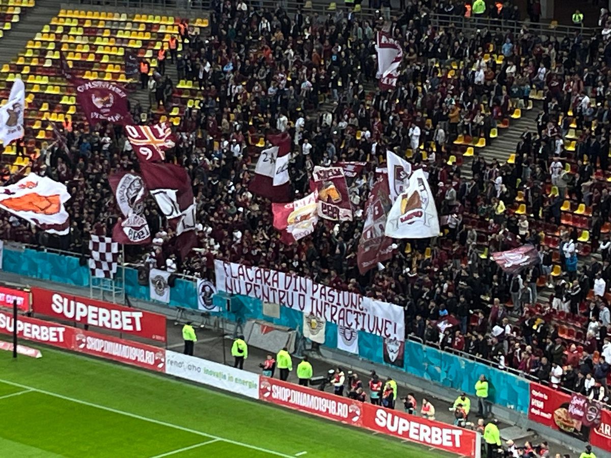 Toate mesajele galeriilor de la Dinamo - Rapid! Peluza Sud, în război cu șefii, ironia rapidiștilor