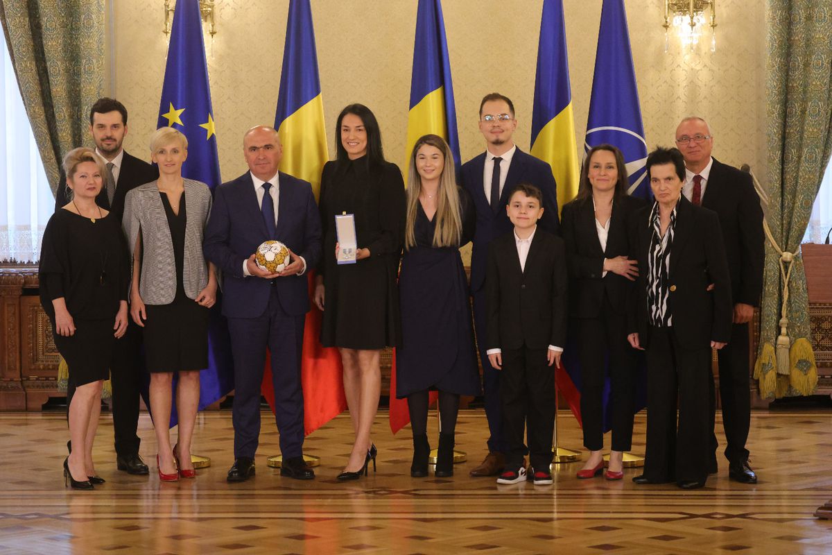 Cristina Neagu, decorată cu Ordinul Naţional „Serviciul Credincios” în grad de Cavaler