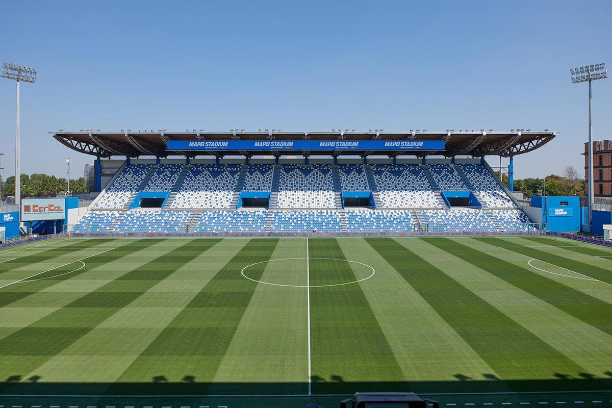 UEFA ar putea interzice meciurile pe „cel mai frumos stadion din Europa” » Arena are nevoie de modificări urgente