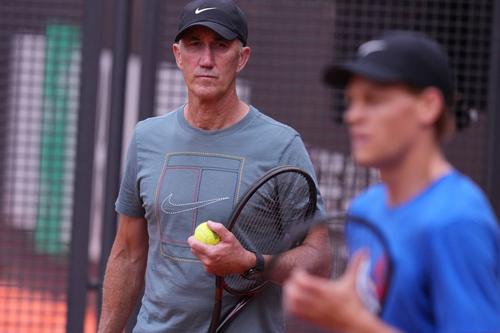 Darren Cahill și Jannik Sinner la antrenament în timpul turneului de la Roma Foto: Imago Images